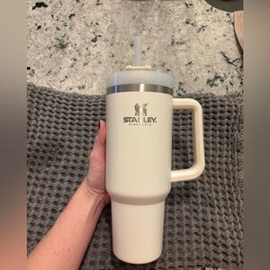 Stanley OG Cream 40oz